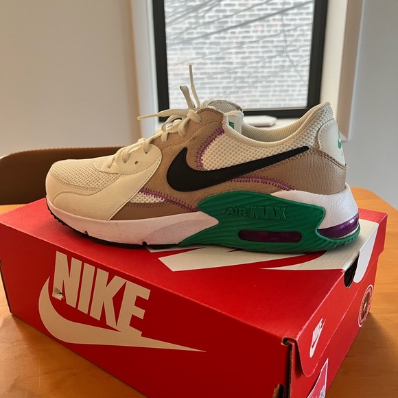 Nike Air Max EXCEE size 10.5 (men) - Picture 3 of 3